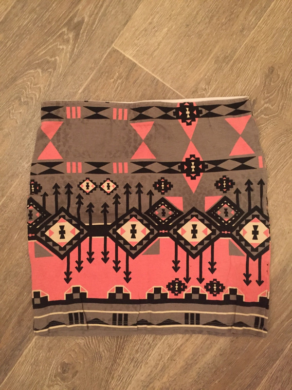 Mini jupe motif aztèque  2