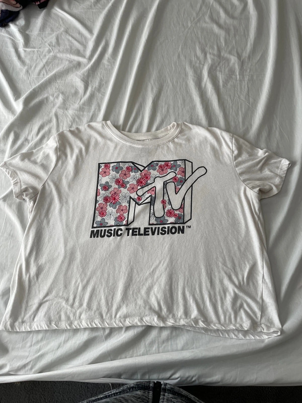 M TV . 2