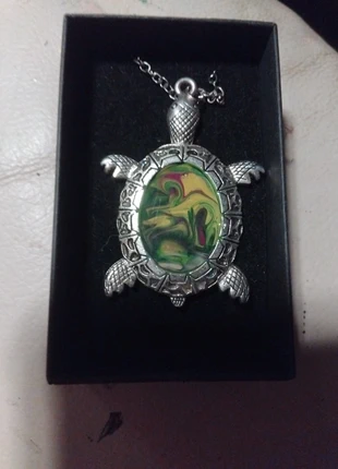 Pre loved acrylic resin turtle necklace, condition: Very good, £4.00, £4.90 includes Buyer Protection