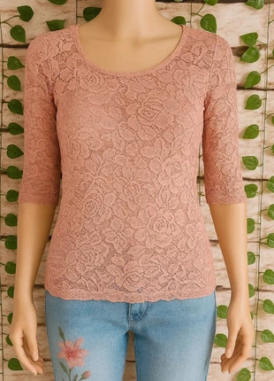 🌸T-shirt Dentelle Rose Bershka Taille 36🌸, brand: Bershka, condition: Very good, size: S / 36 / 8, €4.00, €4.90 includes Buyer Protection Pro