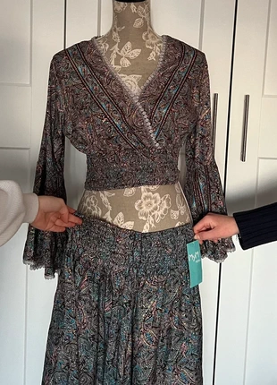 Schöner 2 Teiler aus Seide, marque: Mym Moda, état: Neuf avec étiquette, taille: Taille unique, 14,00 €, 15,40 € Protection acheteurs incluse