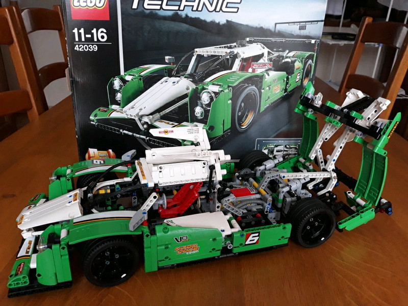 Lego Technic : Voiture de course