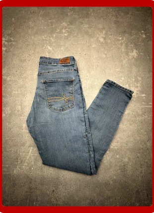 #8 Levi’s Denizen Modern Skinny Jean bleu femme T36 – coupe ajustée – très bon état, merk: Levi's, staat: Heel goed, maat: S / 36 / 8, € 20,00, € 21,70 inclusief Kopersbescherming