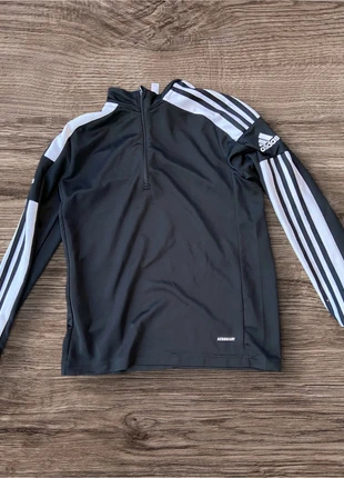 Survet de sport, foot Adidas( prix négociable), marque: adidas, état: Très bon état, taille: 14 ans / 164 cm, 4,99 €, 5,94 € Protection acheteurs incluse