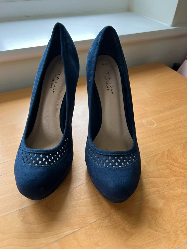 Navy shoes size 6 clearance