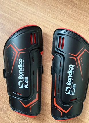 Sandico Shin Pads, brand: Sondico, condition: Very good, £8.00, £9.10 includes Buyer Protection