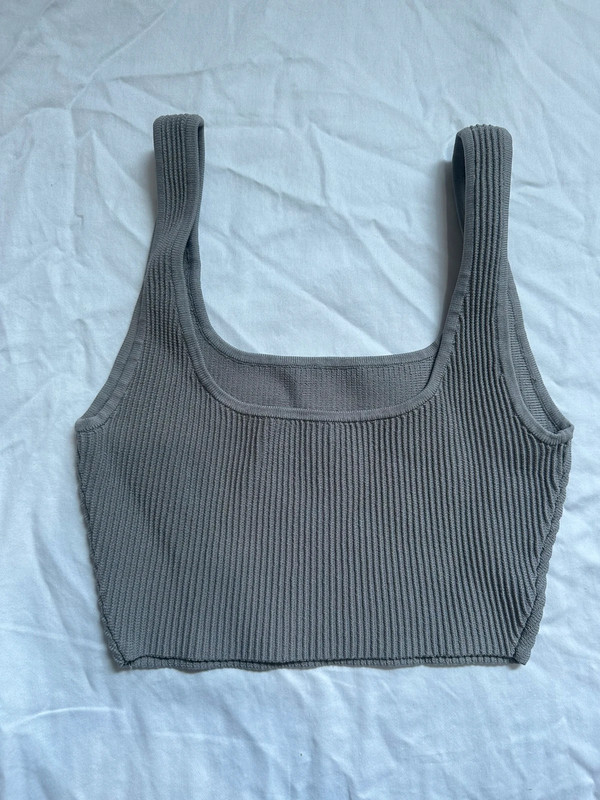 aritzia tank top 4