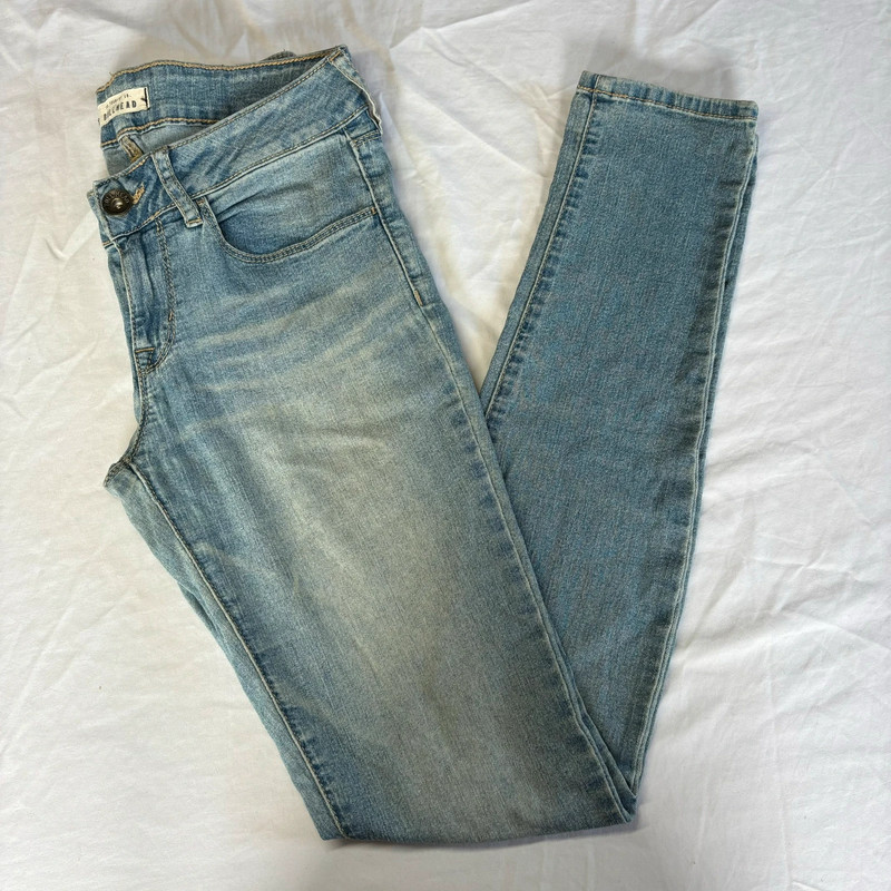 Bullhead Light Wash Skinny Jeans 1