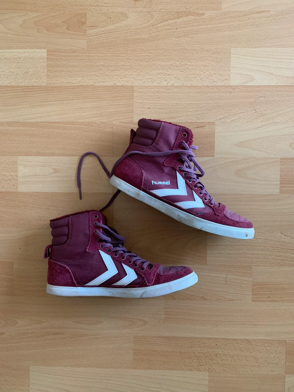 Turnschuhe in Bordeaux - Vinted