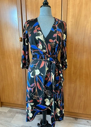 Robe longue porte feuille Mango taille 34/XS noir multicolores, marke: Mango, zustand: Neu, größe: XS / 34 / 6, 15,00 €, 16,45 € inklusive Vinted-Käuferschutz