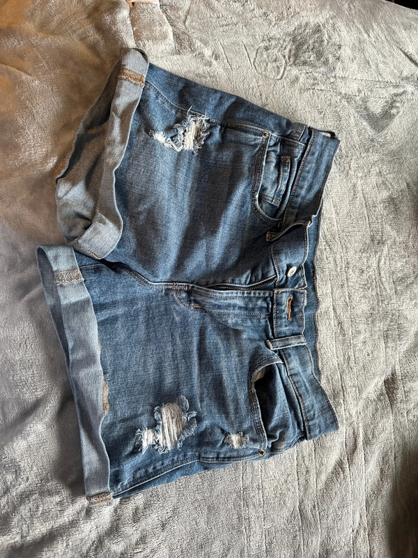 Old Navy Midrise Boyfriend Shorts 1