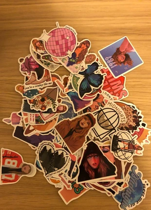 Adesivi Taylor Swift, marque: Taylor Swift, état: Très bon état, taille: S, 5,00 €, 5,95 € Protection acheteurs incluse