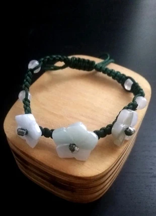 Beautiful Jasper Stone Bracelet with Carved Flowers, merk: Vintage Dressing, staat: Heel goed, € 9,00, € 10,15 inclusief Kopersbescherming