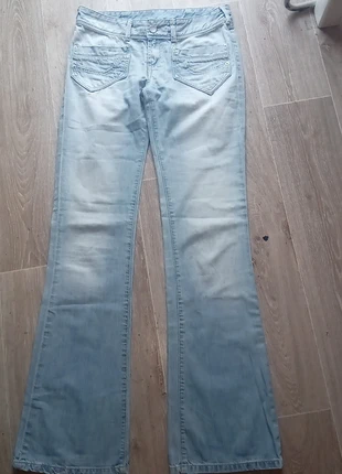 Jean femme levi's, brand: Levi's, condizioni: Ottime, taglia: M / IT 42 / EU 38, €13.00, €14.35 include la Protezione acquisti