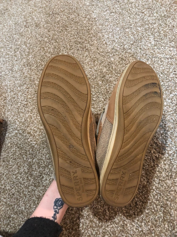 Women’s sperrys 5