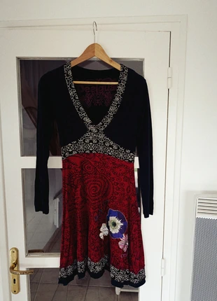 Robe Desigual originale – Taille M – Modèle 29V2857, marca: Desigual, estado: Muito bom, tamanho: M / 38 / 10, €9.90, €11.10 inclui Proteção do Comprador