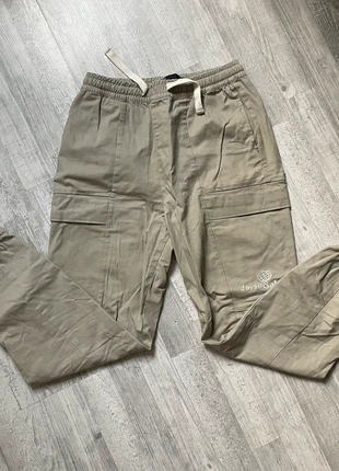 Pantalon cargo ASOS beige taille XS, marke: ASOS, zustand: Sehr gut, größe: XS, 5,00 €, 5,95 € inklusive Vinted-Käuferschutz