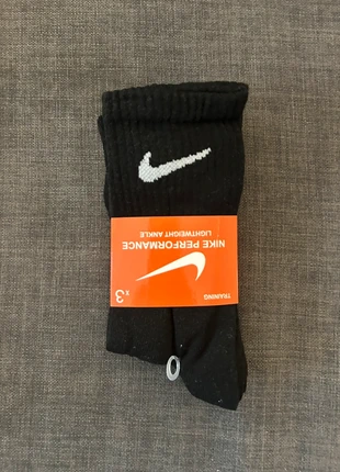 Lot de 3 chaussettes Nike en coton montante noir avec virgule blanche, marque: Nike, état: Bon état, taille: Taille unique, 7,00 €, 8,05 € Protection acheteurs incluse