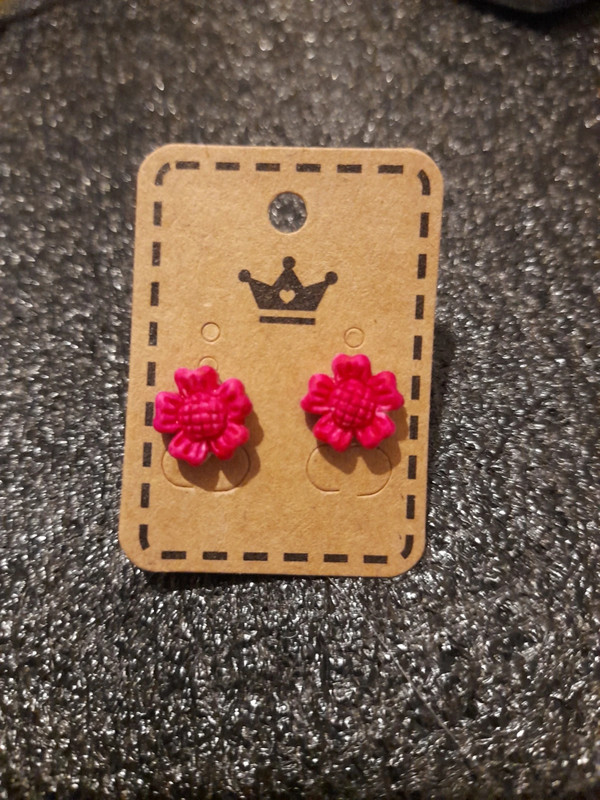 Boucle d oreille fleur  fushia neuve 1