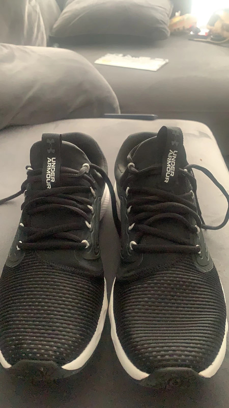 Mens black sales under armour trainers