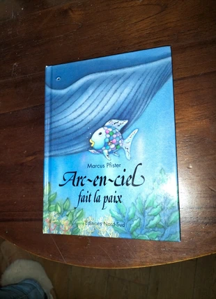 Arc en ciel fait la paix Marcus pfister, zustand: Sehr gut, 6,00 €, 7,00 € inklusive Vinted-Käuferschutz
