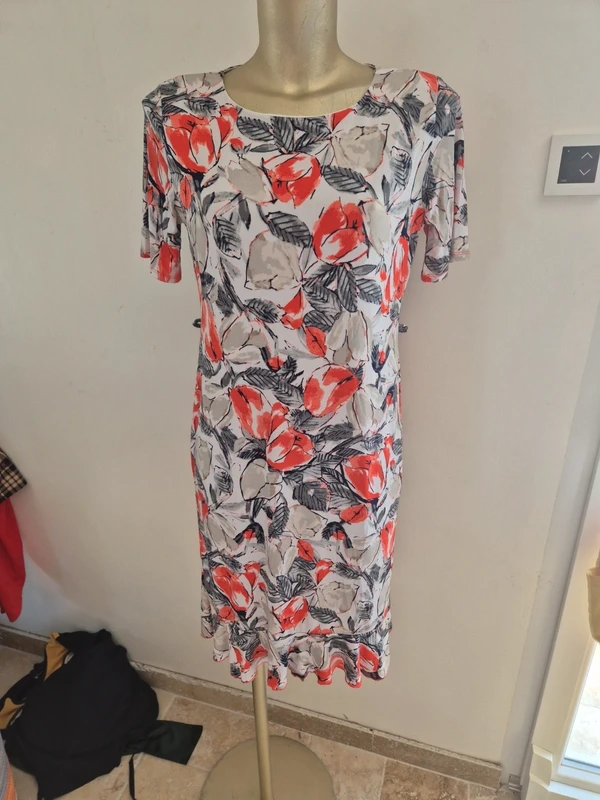 Robe fleuri taille 38 - photo numéro 4