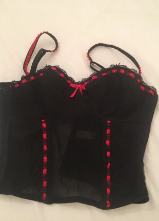Bustier noir et rouge Lingerie Land, marque: Lingerie Land, état: Neuf sans étiquette, 2,50 €, 3,33 € Protection acheteurs incluse