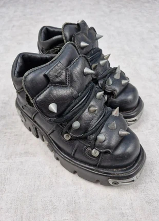 Bottes New Rock Pique Métallique Taille 38, marke: New Rock, zustand: Sehr gut, größe: 38, 174,90 €, 184,35 € beinhaltet Vinted-Käuferschutz Pro