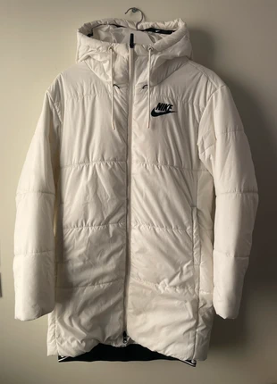 Doudoune longue à capuche Nike  taille S très bon état blanc écru logo noir, brand: Nike, condition: Very good, size: S, €50.00, €53.20 includes Buyer Protection