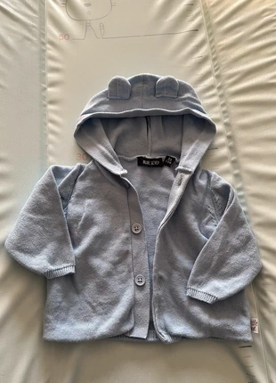 Truitje met kapje babyblauw maat 56, merk: Blue Seven, staat: Heel goed, maat: 1-3 maanden / 56 cm, € 8,00, € 9,10 inclusief Kopersbescherming