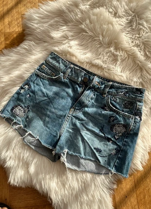 Short brodé bleu de la marque Zara taille S, marque: Zara, état: Très bon état, taille: S / 36 / 8, 5,00 €, 5,95 € Protection acheteurs incluse