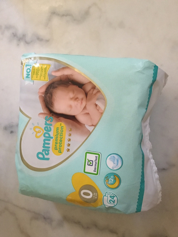 Lot de couches Pampers taille 0