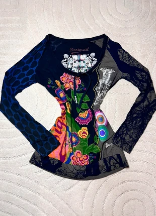 Haut Desigual artistique multicolore • floral brodé & imprimés mixés • vintage 2000s •, marque: Vintage Dressing, état: Très bon état, taille: M / 38 / 10, 12,00 €, 13,30 € Protection acheteurs incluse