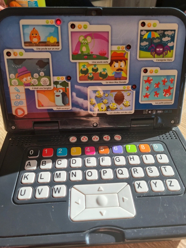 Petit ordinateur enfant