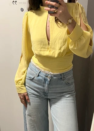 Blouse dos nu fluide à manches longues, chemisier fluide jaune taille M/38 marque Pink Boom, marque: Pink Boom, état: Très bon état, taille: M / 38 / 10, 15,00 €, 16,45 € Protection acheteurs incluse