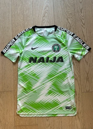 Camiseta Nigeria, merk: Nike, staat: Heel goed, maat: M, € 70,00, € 74,20 inclusief Kopersbescherming