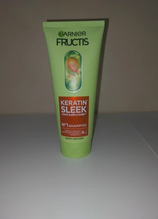 Shampoing pour cheveux frizzer Garnier, marque: Garnier, état: Neuf avec étiquette, 10,00 €, 11,20 € Protection acheteurs incluse