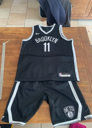 Maillot de basket + short Kyrie Irving, marke: Nike, zustand: Sehr gut, größe: 16 Jahre / 176, 20,00 €, 21,70 € inklusive Vinted-Käuferschutz