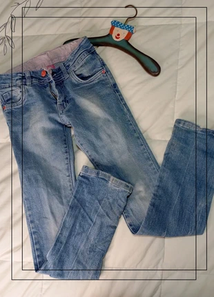 Pantalón vaquero recto con costuras en rosa, marque: Girls, état: Très bon état, taille: 8 ans / 128 cm, 2,00 €, 2,80 € Protection acheteurs incluse