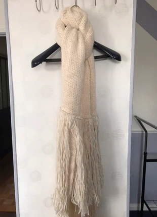Longue écharpe à franges , marque: ASOS, état: Très bon état, 12,00 €, 13,30 € Protection acheteurs incluse