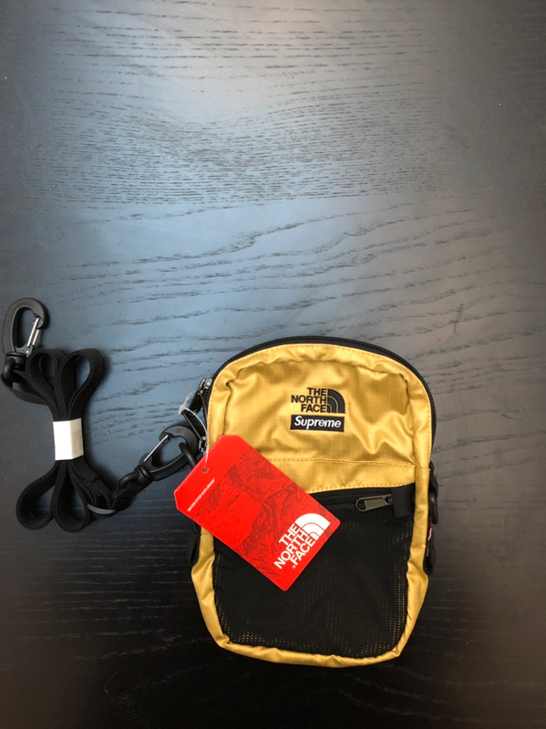 Sacoche supreme north face Vinted