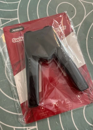 Switch joy con chargeur, marque: switch, état: Neuf avec étiquette, 10,00 €, 11,20 € Protection acheteurs incluse