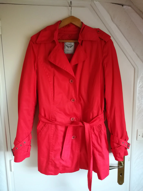 Manteau rouge Esprit 1