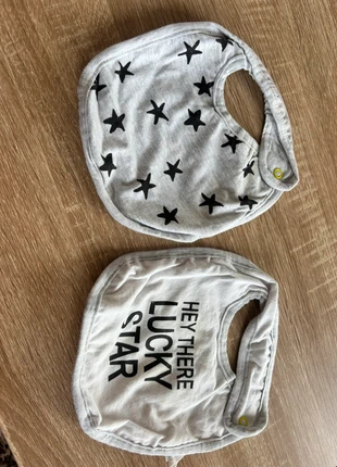 🍼 Lot de 2 bavoirs bébé gris – étoiles et “Lucky Star” 🌟, brand: Inconnu, condition: Very good, €3.00, €3.85 includes Buyer Protection
