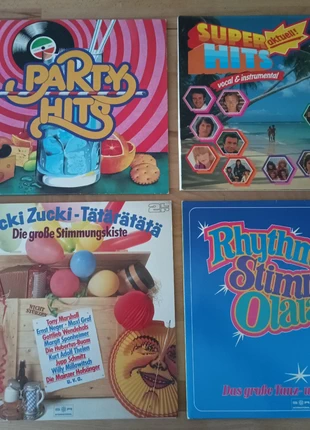 lot de 4 Coffrets Vinyle 33 tours Party Hits Super Hits Rhythmus Stimmung Olala, état: Bon état, 25,00 €, 26,95 € Protection acheteurs incluse