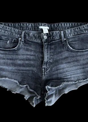 Pantaloncini jeans grigi super corti effetto rovinato, marke: H&M, zustand: Gut, größe: M / 38 / 10, 4,00 €, 4,90 € inklusive Vinted-Käuferschutz