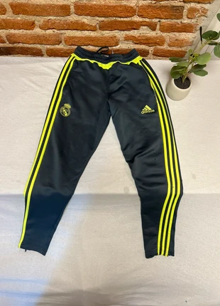 Bas de jogging Adidas Réal de Madrid, marke: adidas, zustand: Zufriedenstellend, größe: S, 5,00 €, 5,95 € beinhaltet Vinted-Käuferschutz Pro