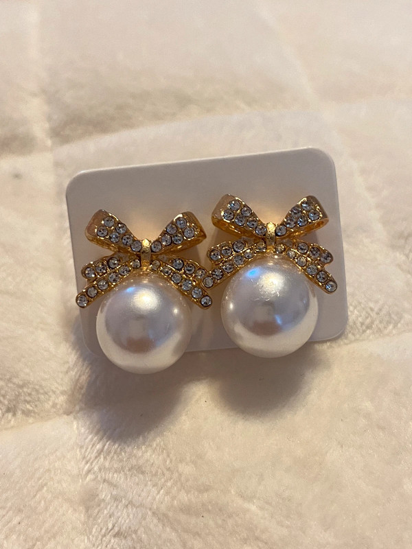 New faux Pearl bow earrings 1