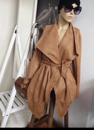 Trench-coat, matière style Daim, marque: HF, état: Très bon état, taille: L / 40 / 12, 8,00 €, 9,10 € Protection acheteurs incluse