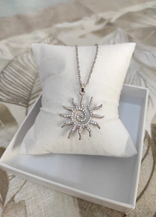 Collana con sole argentata, merk: Stainless steel, staat: Heel goed, € 6,50, € 7,53 inclusief Kopersbescherming